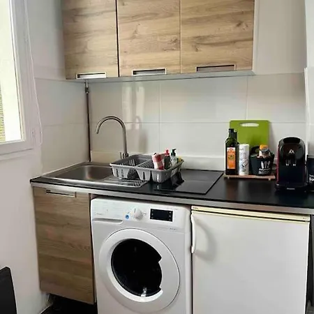 Peaceful Near Insead And Castle