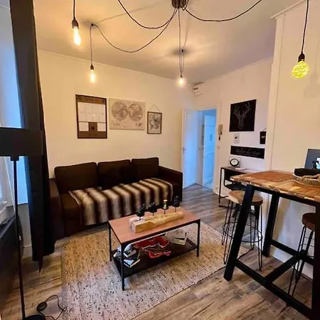 Peaceful Near Insead And Castle Apartament *